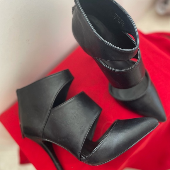 Aldo Black Cut Out Heels - Picture 6 of 7